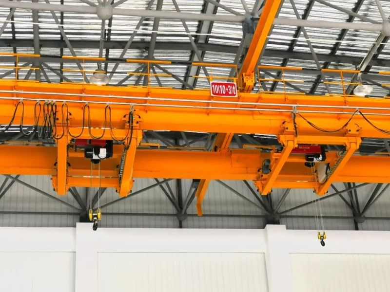 Special crane for aerospace